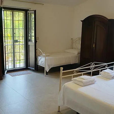 - Plemmirio Vila Syracuse